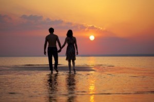 When you fall in love on vacation or on holiday, you need to keep your feet on the ground. Most holiday romances don't last.